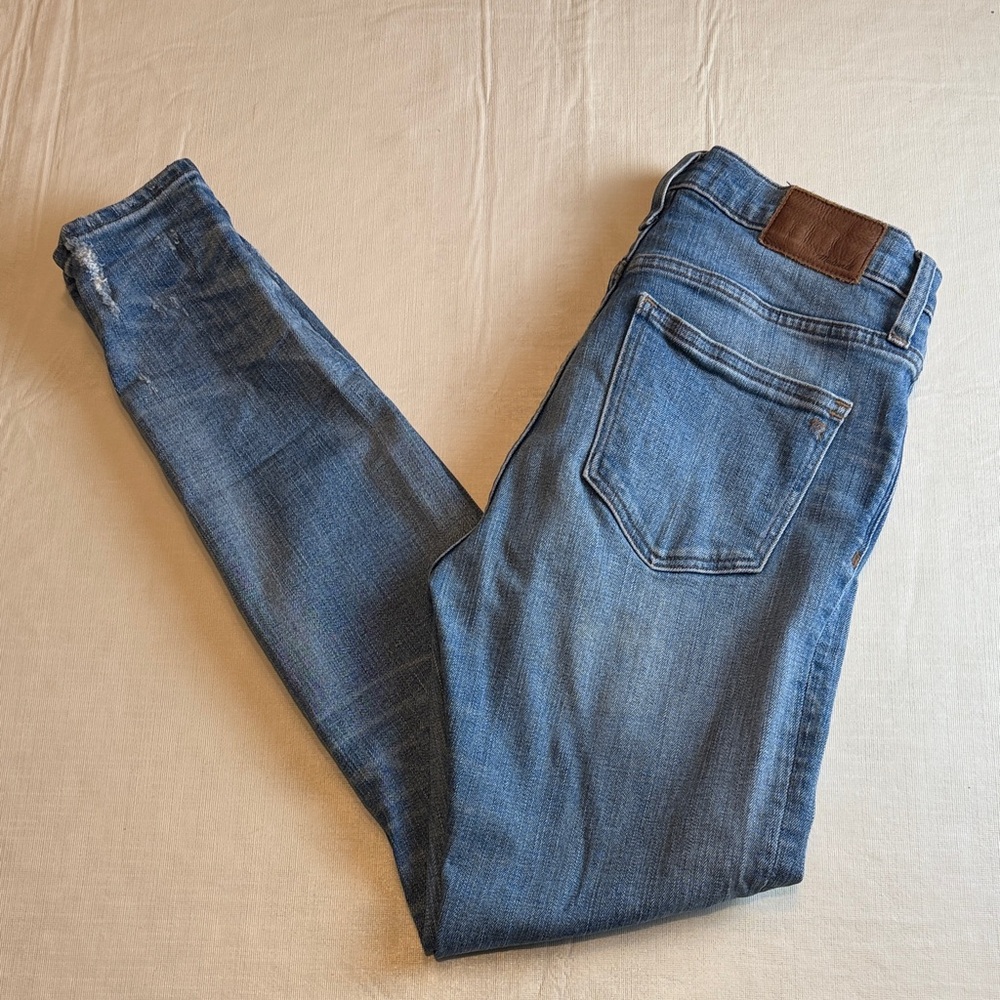 Madewell Women's Blue 9" High-Rise Skinny Distressed Denim Size 27